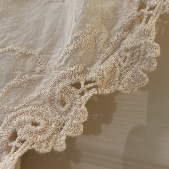 Democracy Cream Lace Blouse - Picture 3 of 5